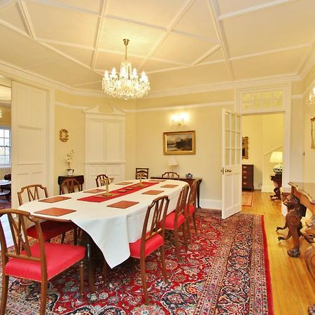 Elegant 3-Bedroom Ramsay Garden Apartment In Edinburgh City Centre Zewnętrze zdjęcie