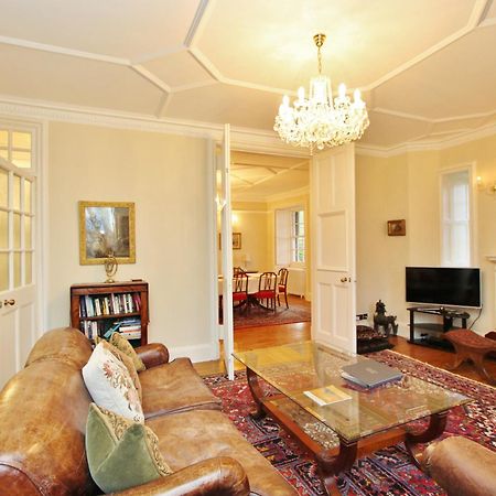 Elegant 3-Bedroom Ramsay Garden Apartment In Edinburgh City Centre Zewnętrze zdjęcie
