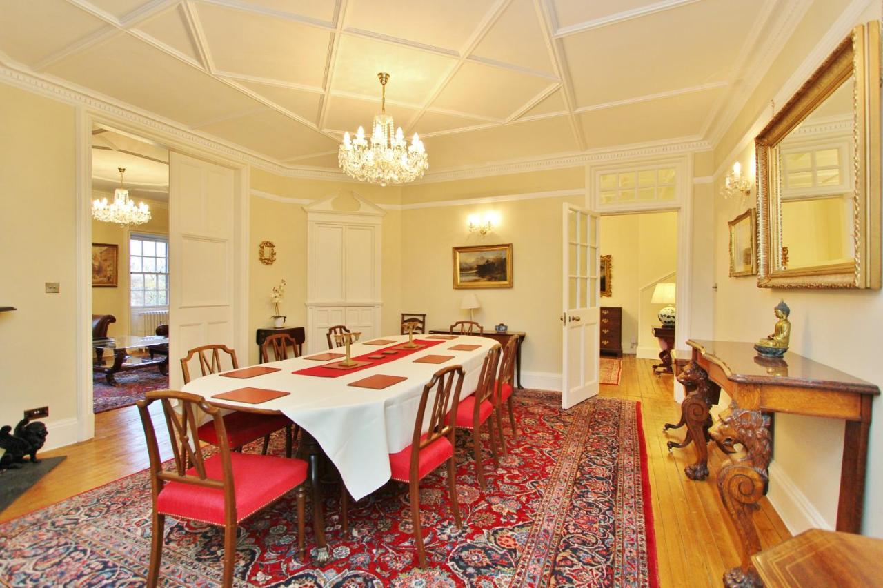 Elegant 3-Bedroom Ramsay Garden Apartment In Edinburgh City Centre Zewnętrze zdjęcie