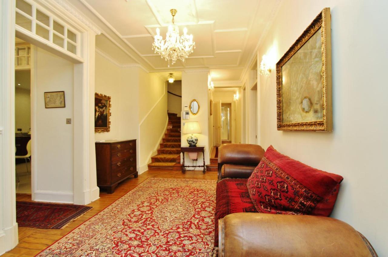 Elegant 3-Bedroom Ramsay Garden Apartment In Edinburgh City Centre Zewnętrze zdjęcie