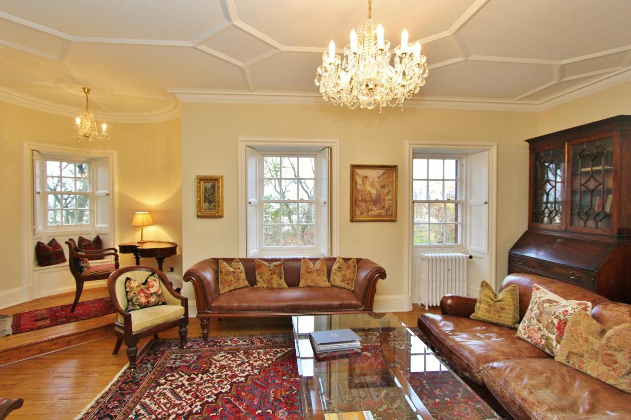 Elegant 3-Bedroom Ramsay Garden Apartment In Edinburgh City Centre Zewnętrze zdjęcie